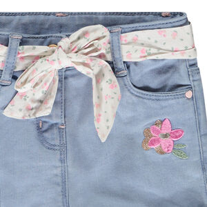 Short uni en denim avec broderie + ceinture à nouer pour bébé fille 