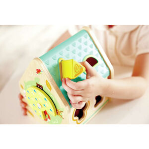 Maison trieuse de formes en bois Les amis de la forêt 