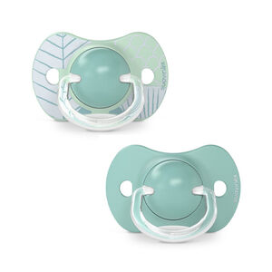 Lot de 2 sucettes silicone SX Pro 18M+ dreams blue Main Lot de 2 sucettes silicone SX Pro 18M+ dreams blue
