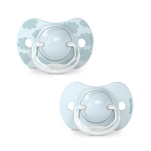 Lot de 2 sucettes silicone SX Pro 0-6M dreams blue Main Lot de 2 sucettes silicone SX Pro 0-6M dreams blue