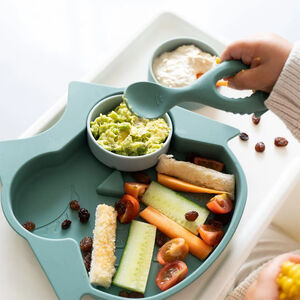 Set de 2 cuillĂšres d'apprentissage en silicone Chouette et Renard Main Set de 2 cuillĂšres d'apprentissage en silicone Chouette et Renard